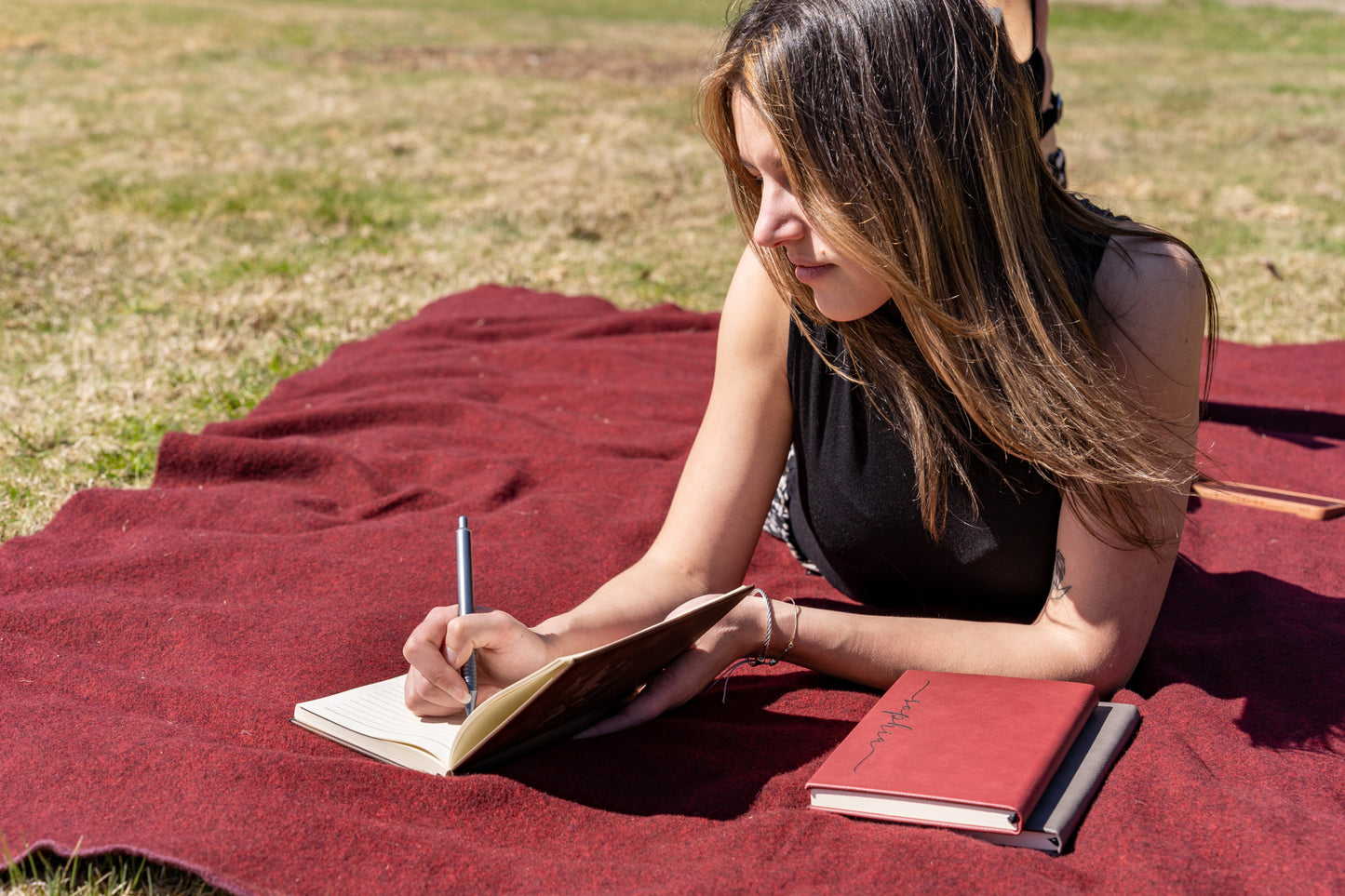 Heartprints of Motherhood: Moments to Hold Onto Journal For Mom