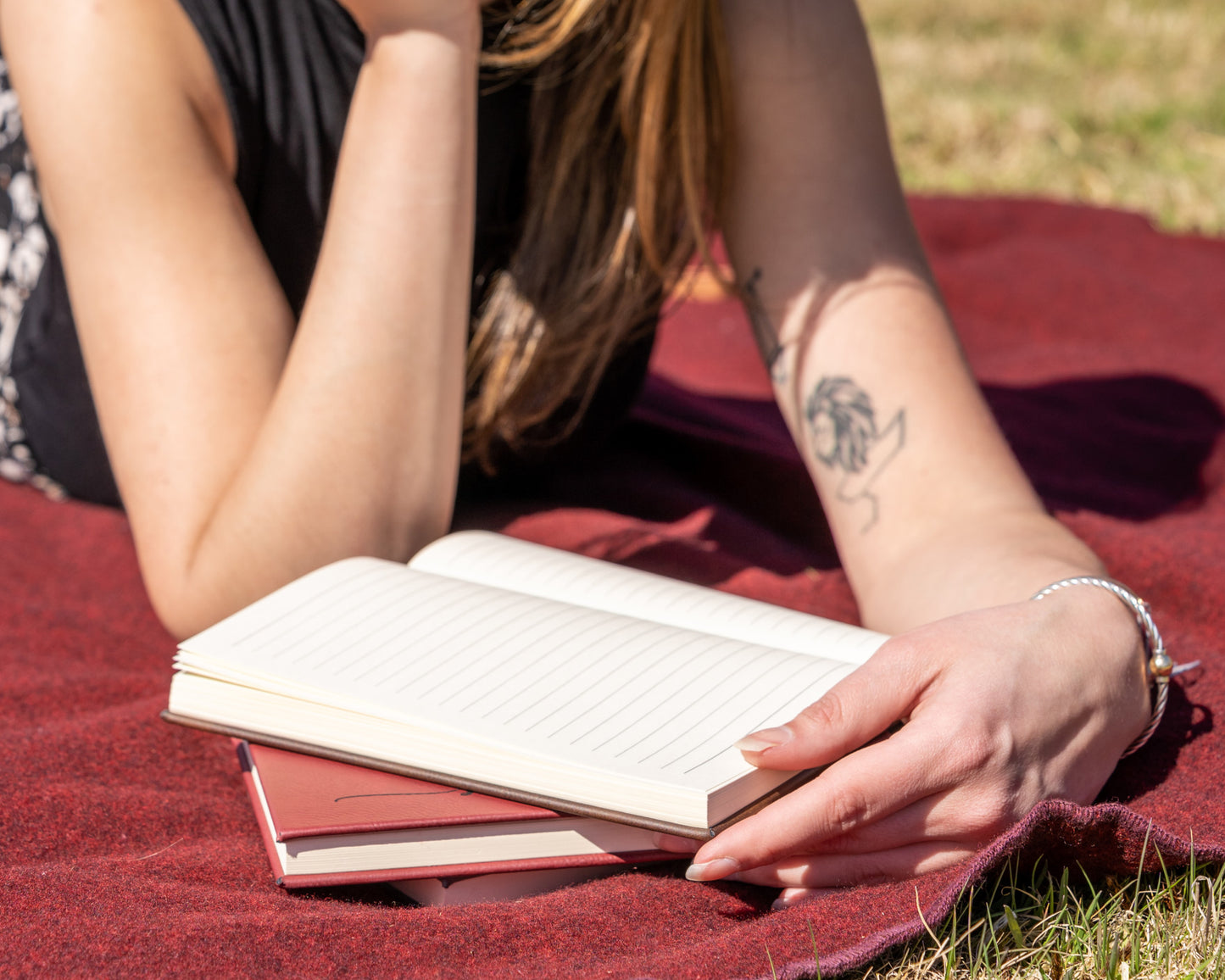 Heartprints of Motherhood: Moments to Hold Onto Journal For Mom
